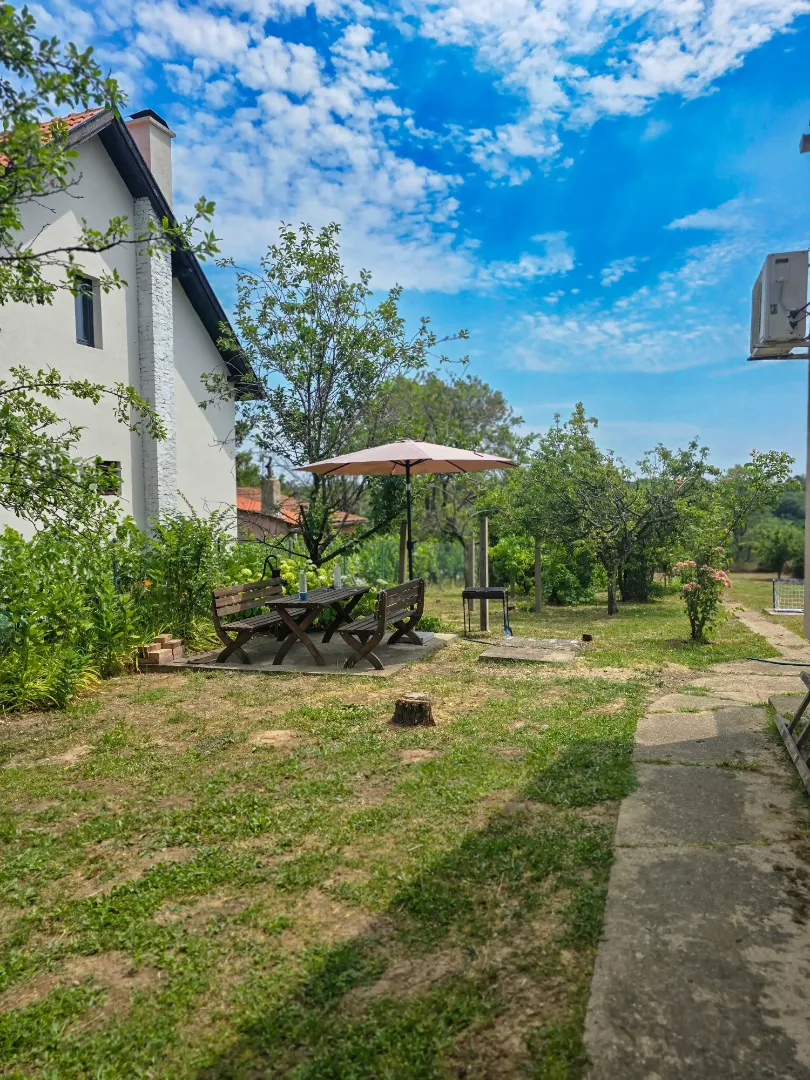 Vila Nera - vikendica na Banstolu sa đakuzijem i bazenom