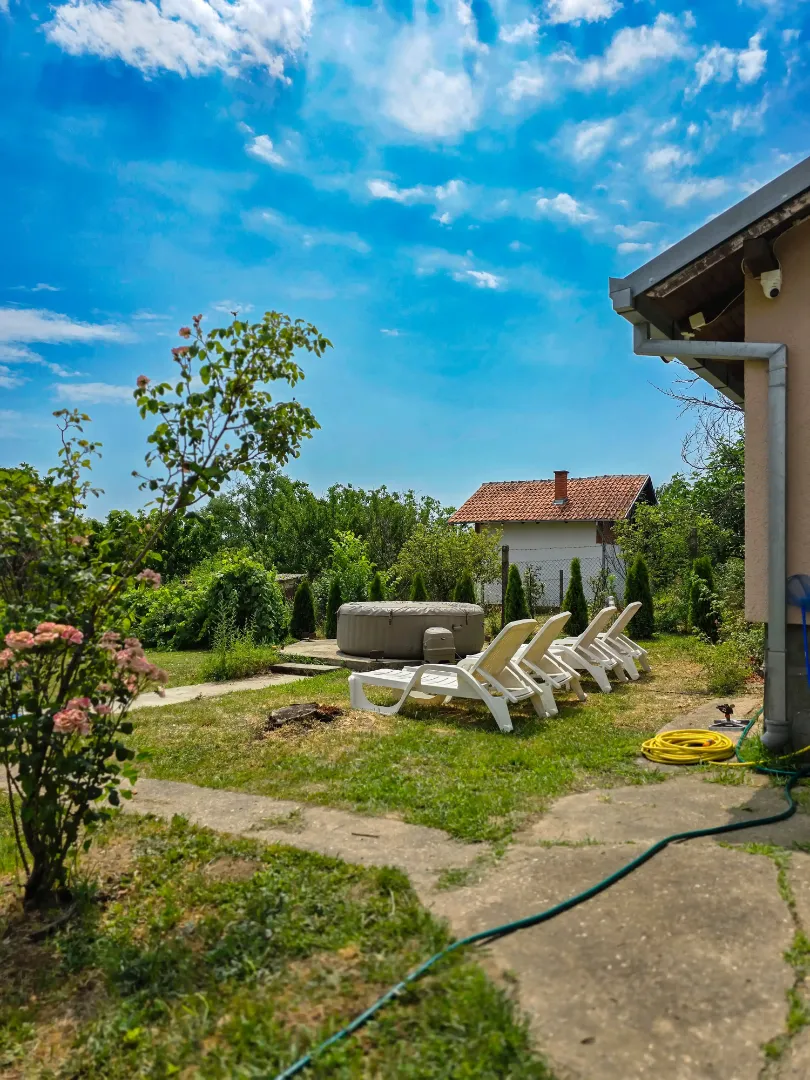 Vila Nera - vikendica na Banstolu sa đakuzijem i bazenom