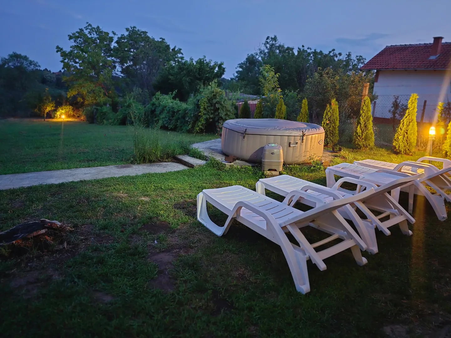 Vila Nera - vikendica na Banstolu sa đakuzijem i bazenom