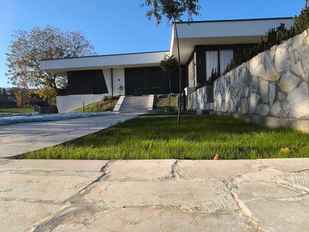 698056486