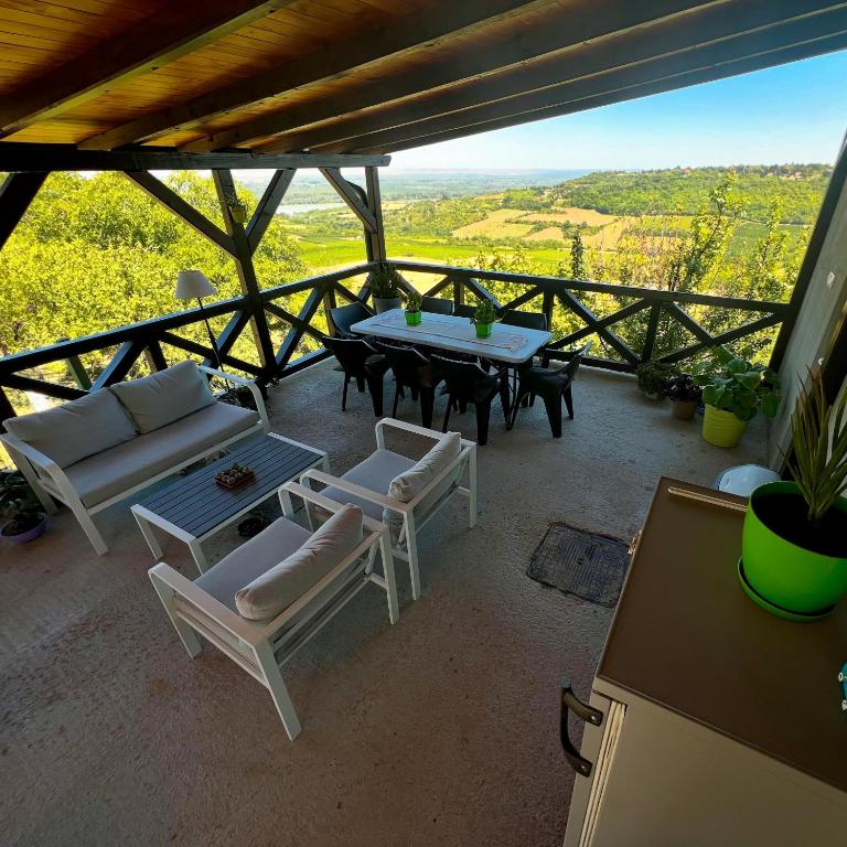 738145948 Sremski Karlovci
