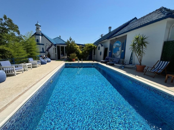 Vila Santorini-Novi Sad