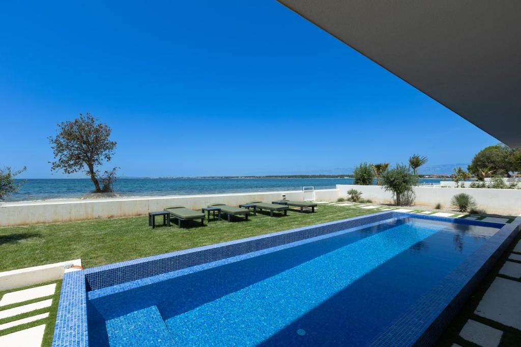 Adria-Resort-SEAFRONT-Villa-B-Quiet-Beachfront-Retreat-with-Private-Pool-12