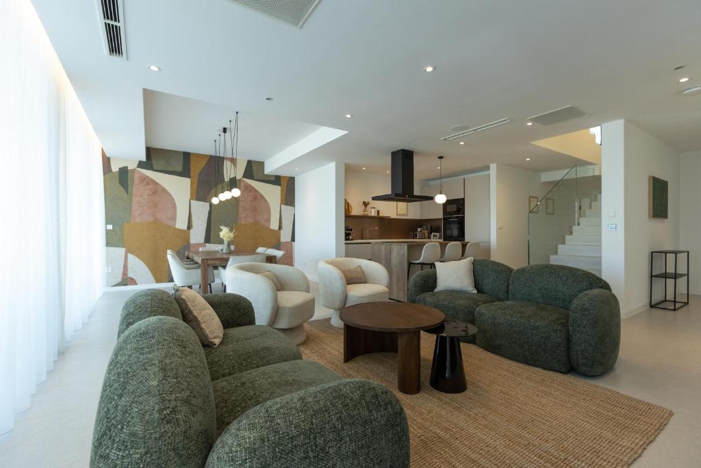 Adria-Resort-SEAFRONT-Villa-B-Quiet-Beachfront-Retreat-with-Private-Pool-14