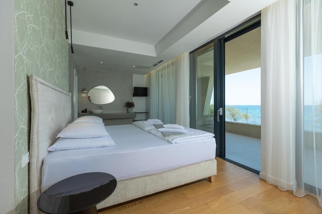 Adria-Resort-SEAFRONT-Villa-B-Quiet-Beachfront-Retreat-with-Private-Pool-2