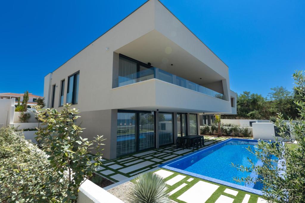 Adria-Resort-SEAFRONT-Villa-B-Quiet-Beachfront-Retreat-with-Private-Pool-4