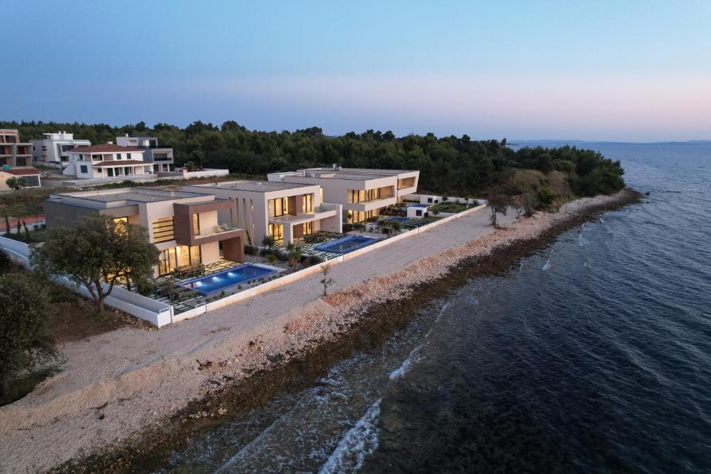 Adria-Resort-SEAFRONT-Villa-B-Quiet-Beachfront-Retreat-with-Private-Pool-7