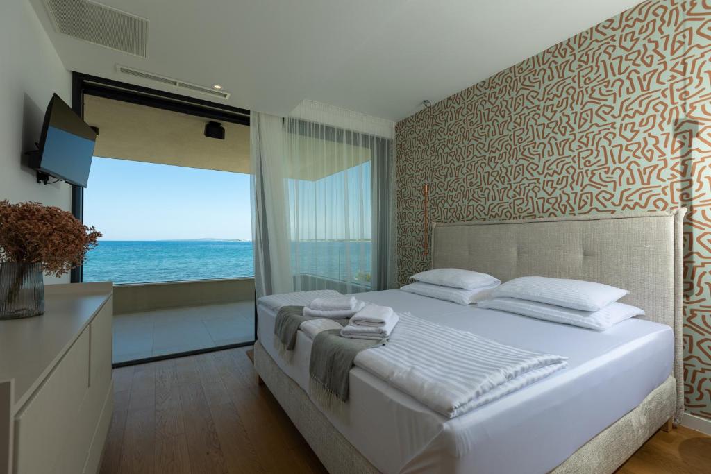 Adria-Resort-SEAFRONT-Villa-B-Quiet-Beachfront-Retreat-with-Private-Pool-8