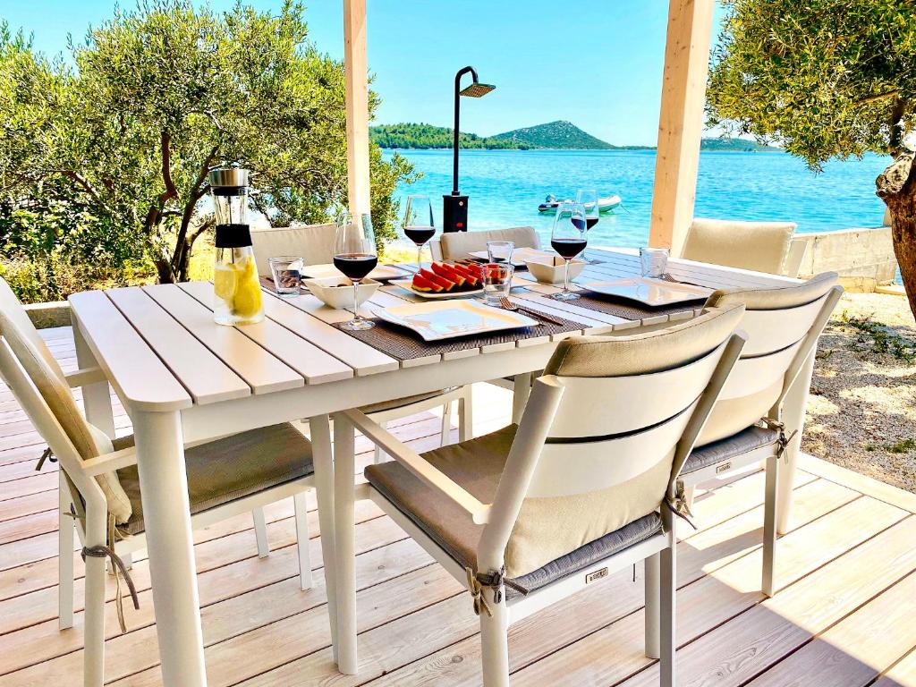 BUQEZ-ECO-RESORT-Beach-Villa-28-Directly-by-beach-11