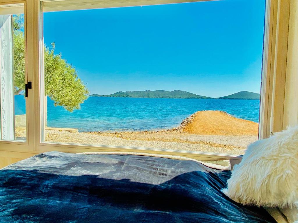 BUQEZ-ECO-RESORT-Beach-Villa-28-Directly-by-beach-19