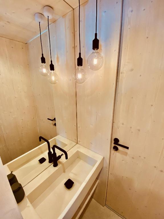 BUQEZ-ECO-RESORT-Beach-Villa-28-Directly-by-beach-8
