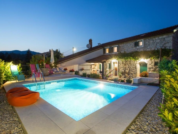 Captain's Villa with Swimming Pool