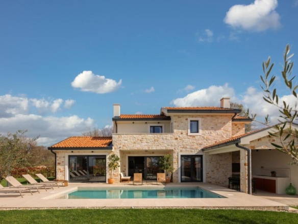 Escapist Villa