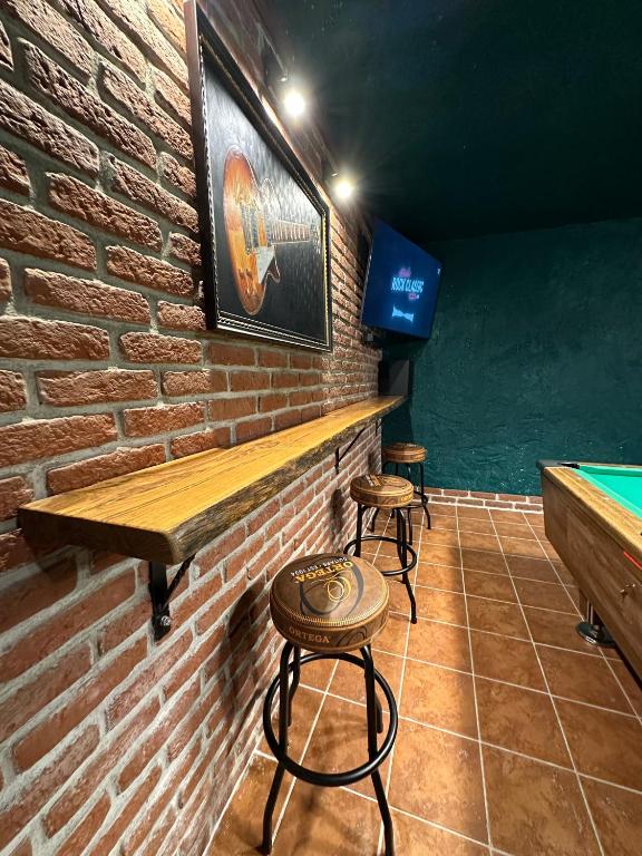 Holiday-House-Nono-DJildo-15