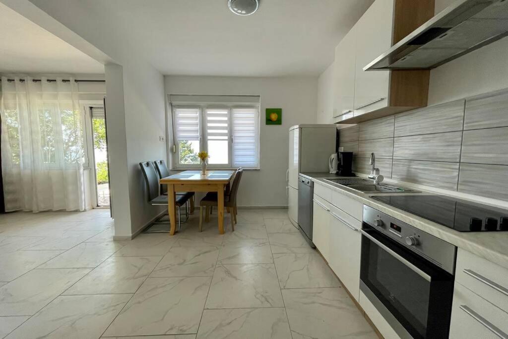 Holiday-House-Sea-View-12
