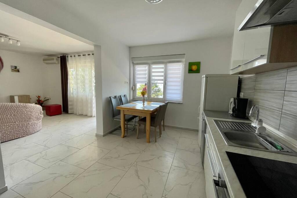 Holiday-House-Sea-View-14