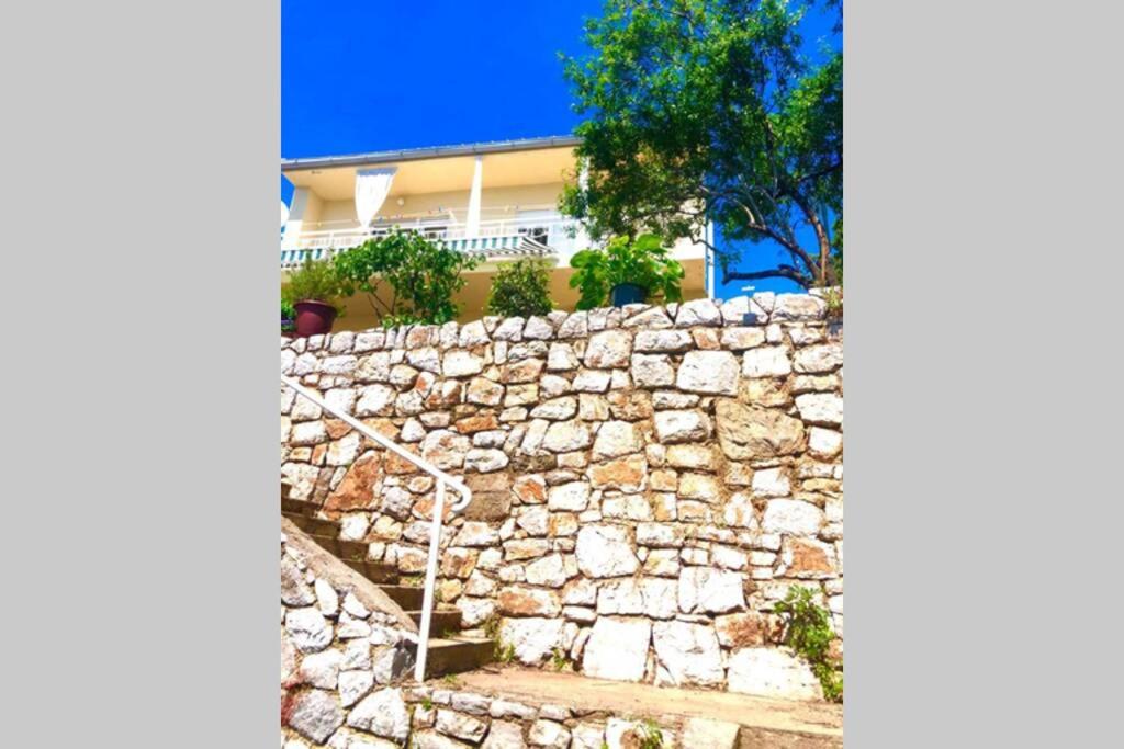Holiday-House-Sea-View-18