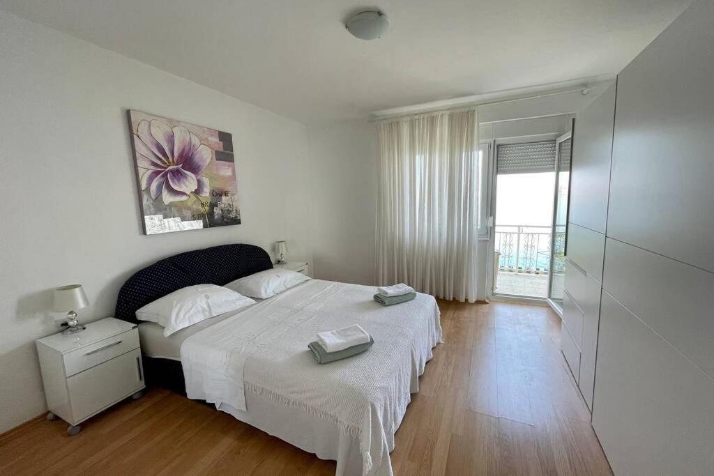 Holiday-House-Sea-View-7