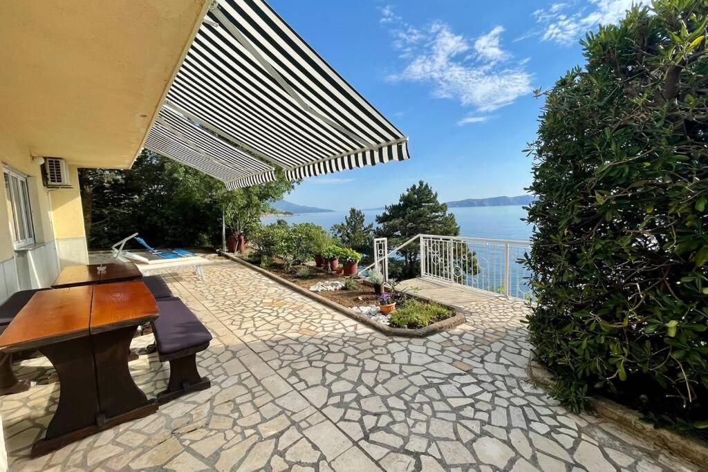 Holiday-House-Sea-View-9