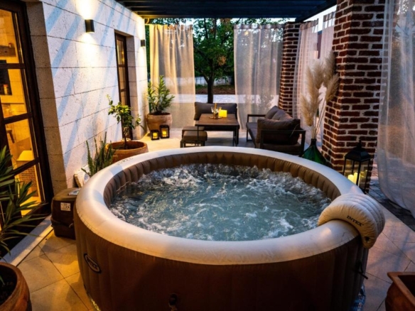 House "Mediterrian spirit" with jacuzzi in Zadar