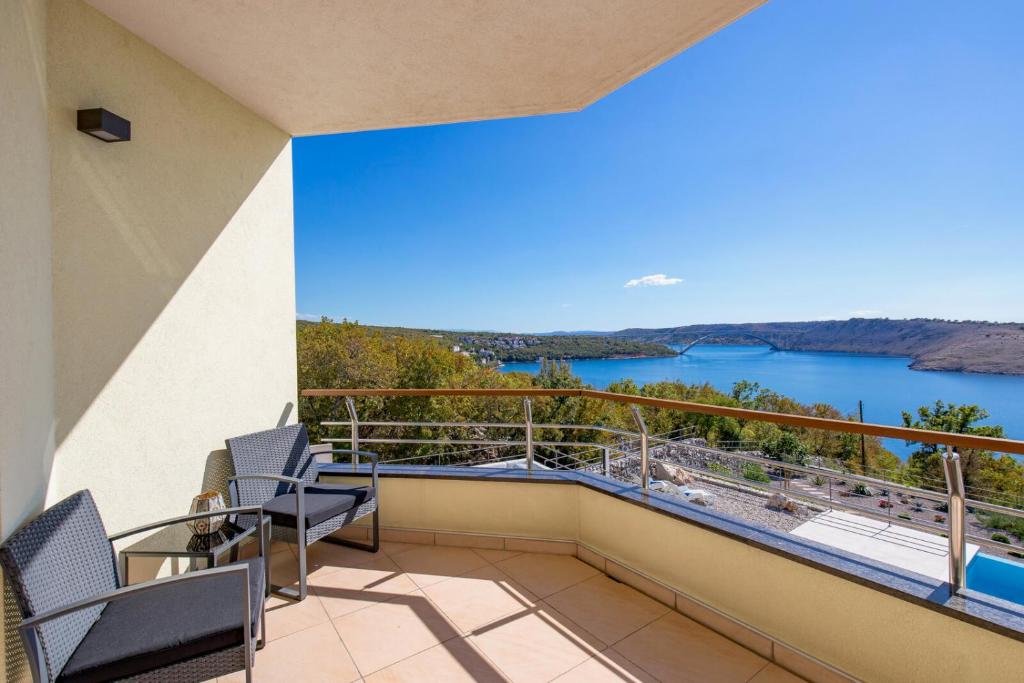 Luxury-Villa-Ostro-with-pool-Krk-bridge-view-13