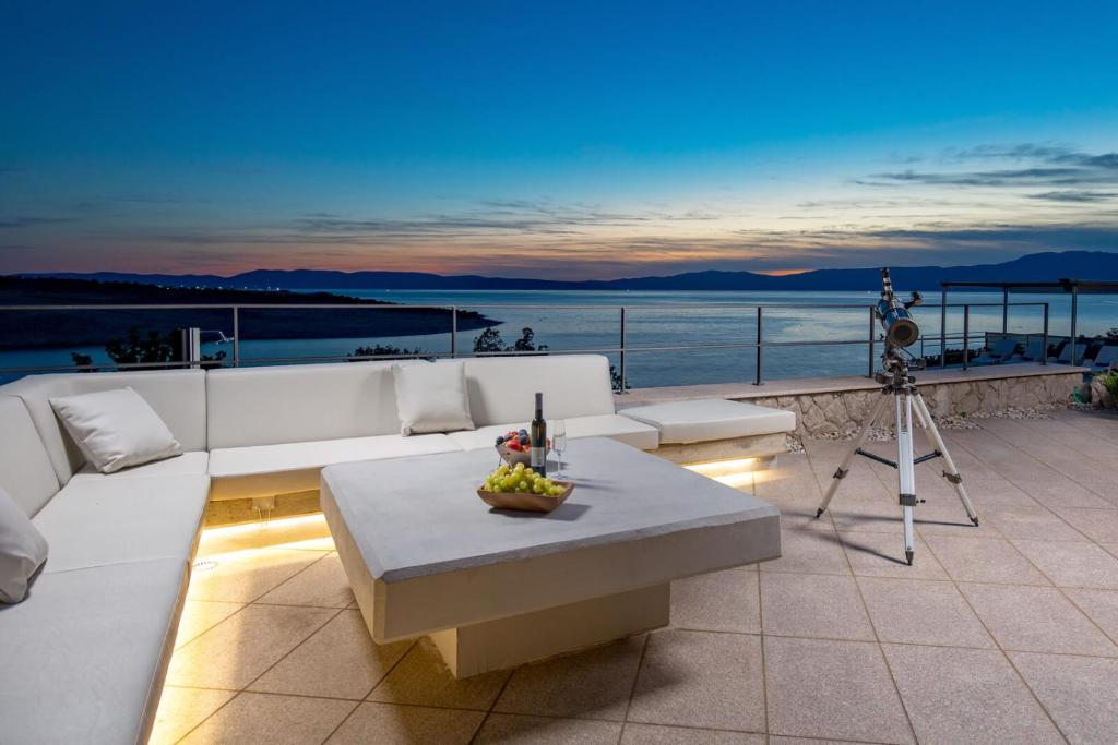 Luxury-Villa-Ostro-with-pool-Krk-bridge-view-14
