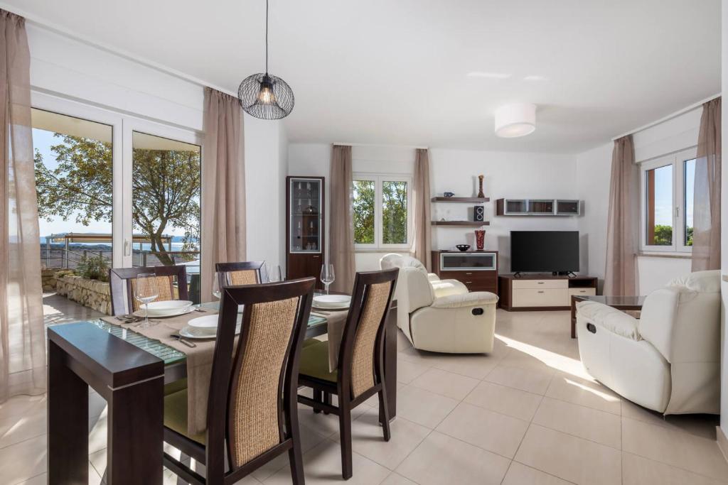 Luxury-Villa-Ostro-with-pool-Krk-bridge-view-6