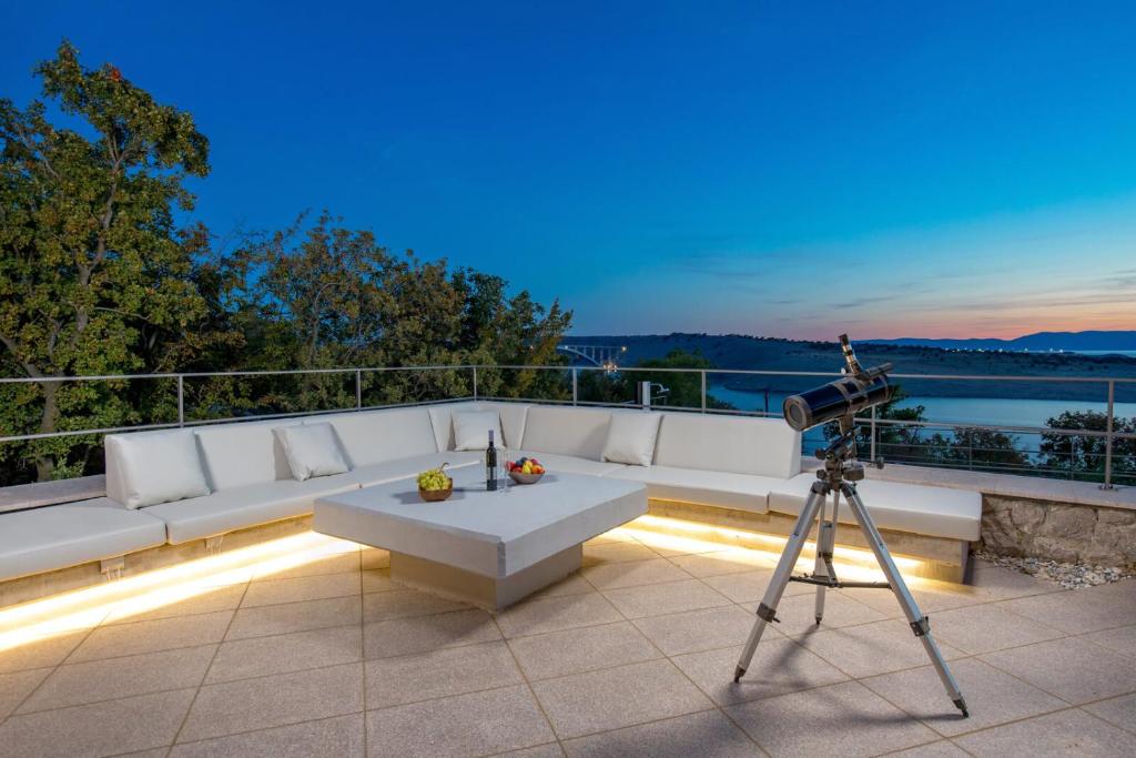Luxury-Villa-Ostro-with-pool-Krk-bridge-view-9