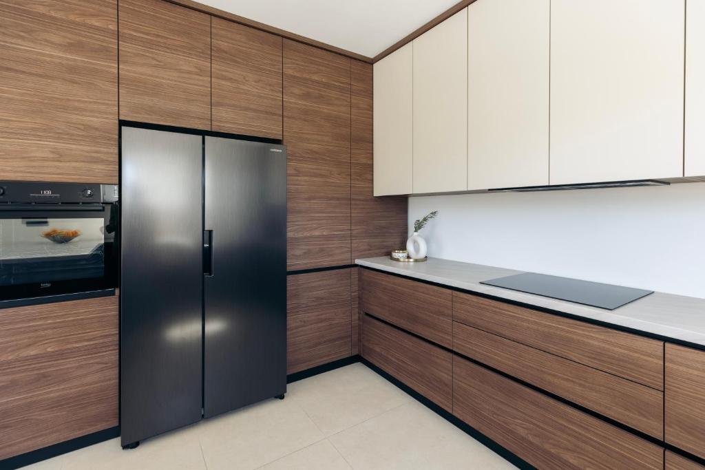 Marthas-Oliveyard-15
