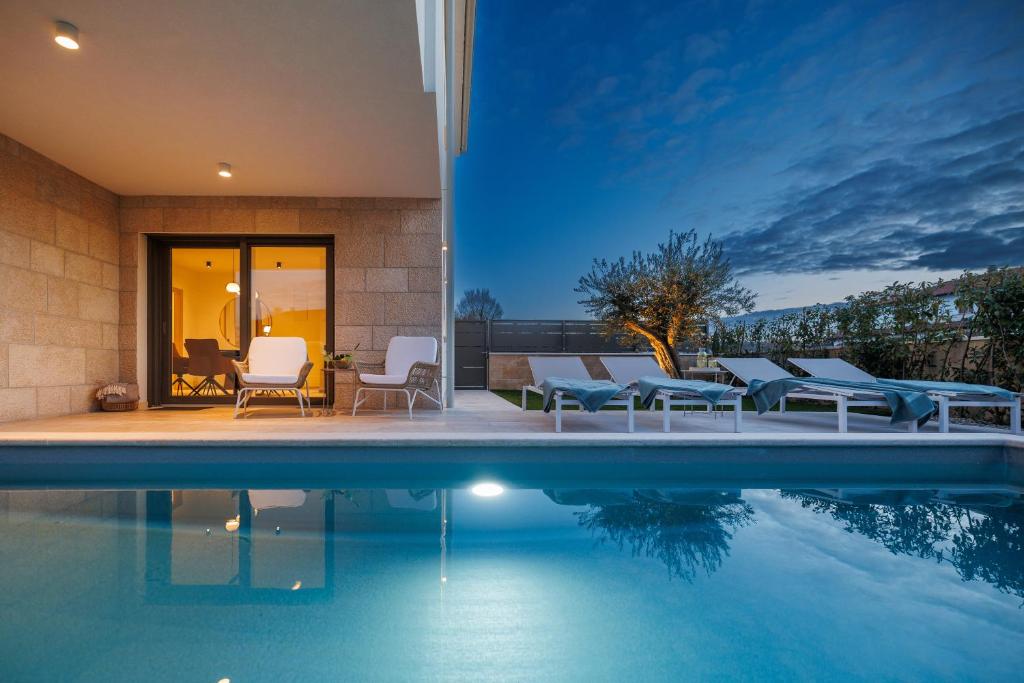 New-2026-Casa-MARE-Malinska-with-private-heated-pool-1