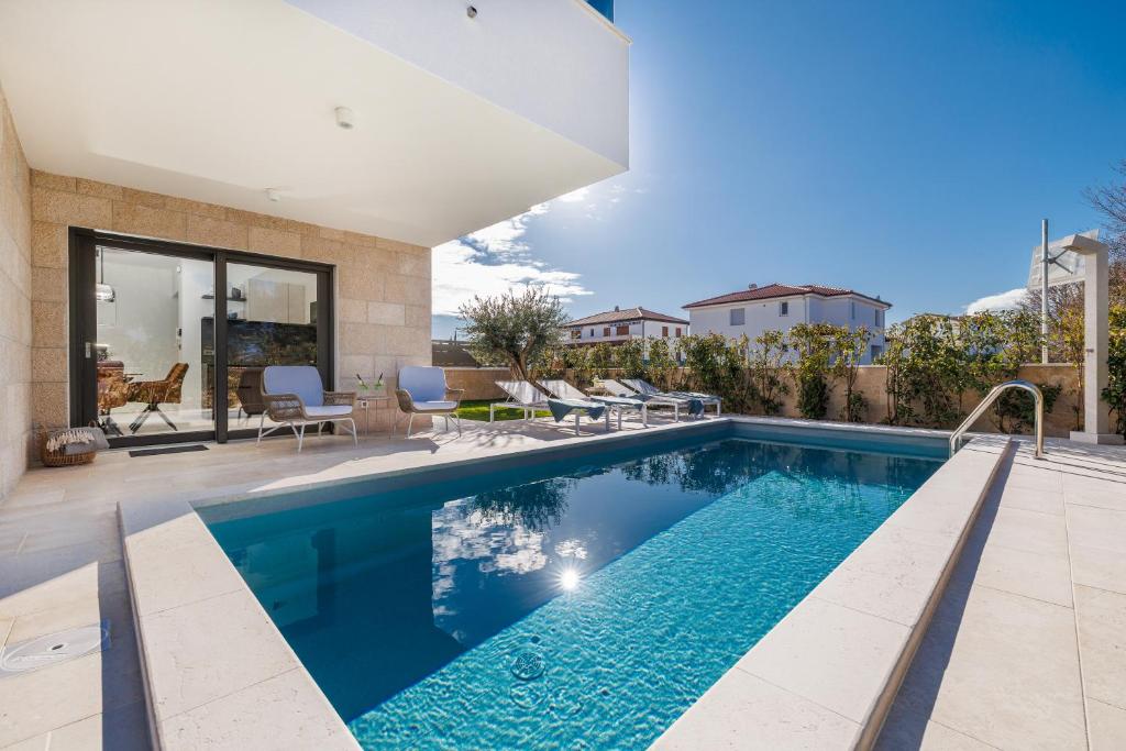 New-2026-Casa-MARE-Malinska-with-private-heated-pool-3