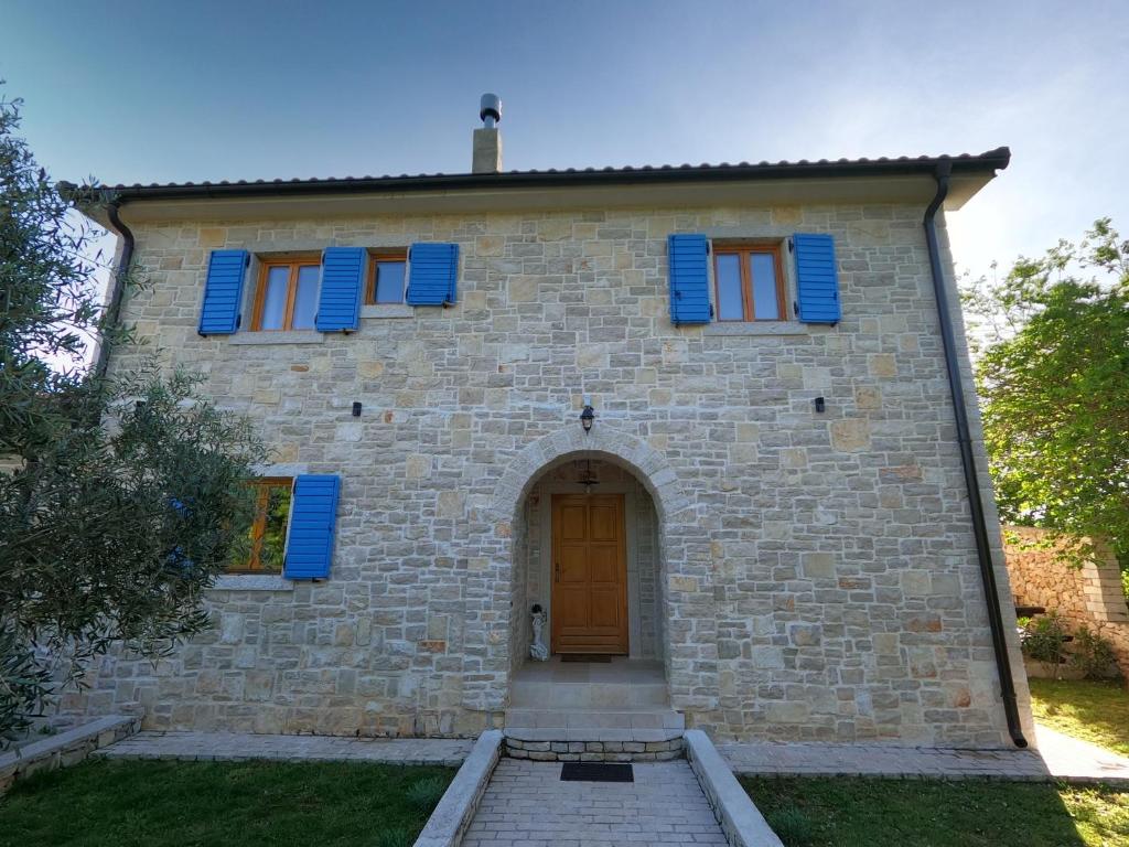 Stone-House-Iva-13