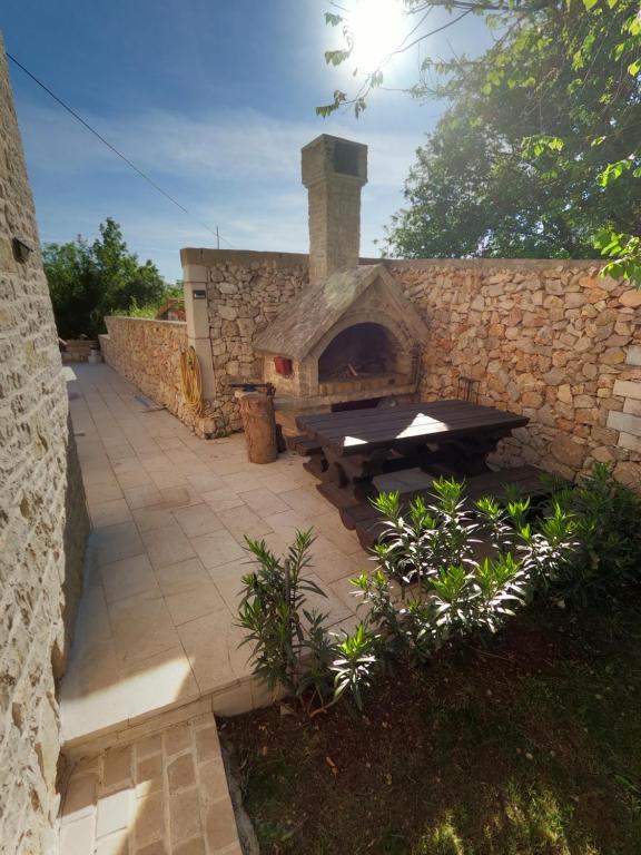 Stone-House-Iva-20