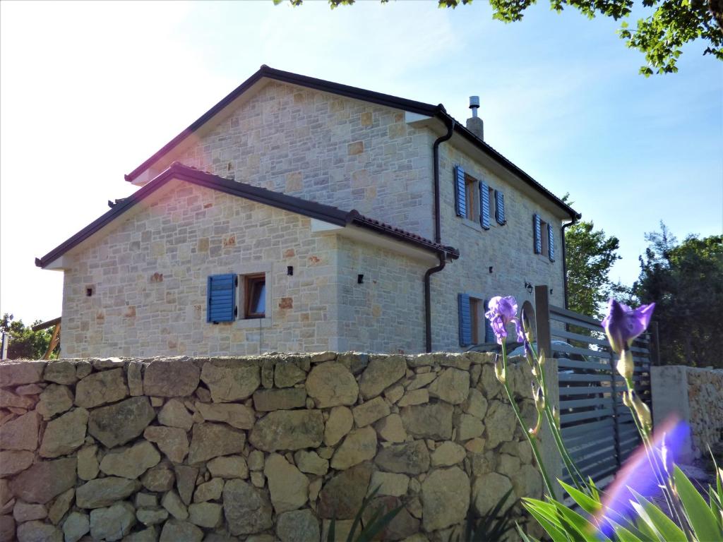 Stone-House-Iva-9