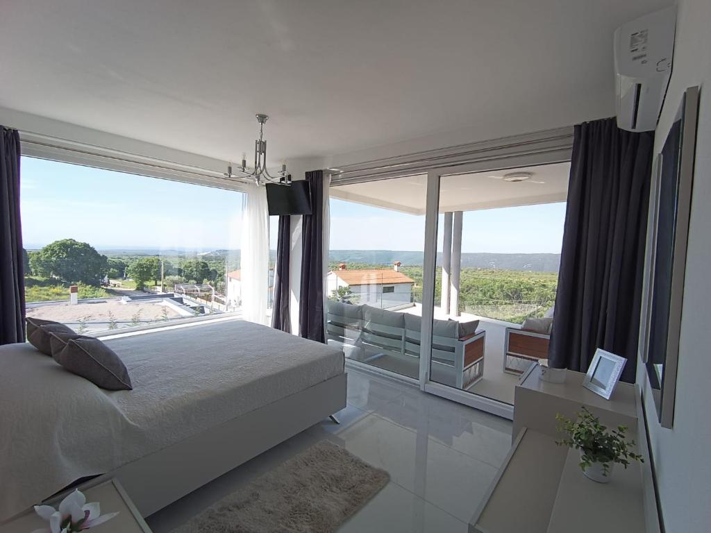 VILLA-NAVIS-2