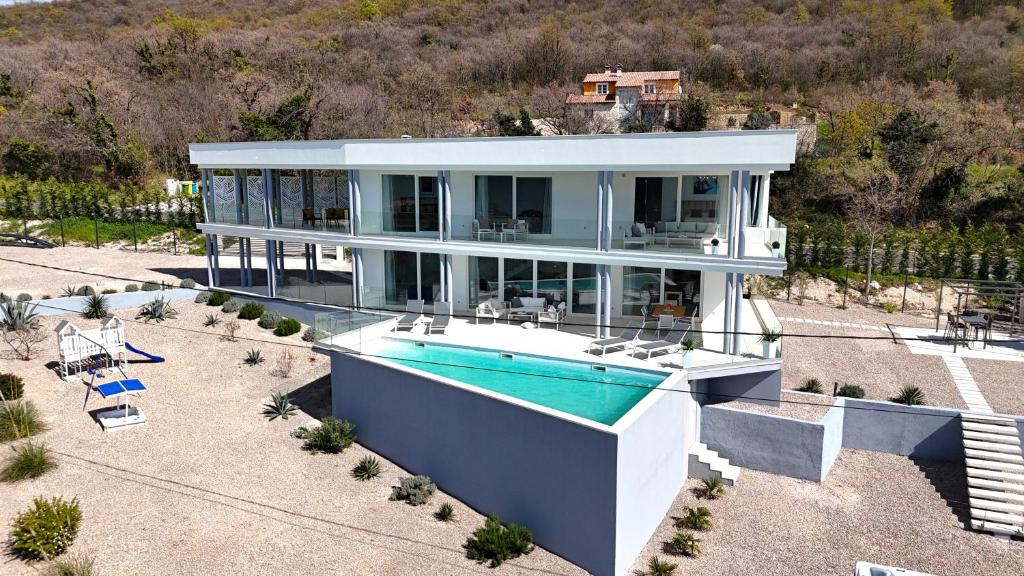 VILLA-NAVIS-4