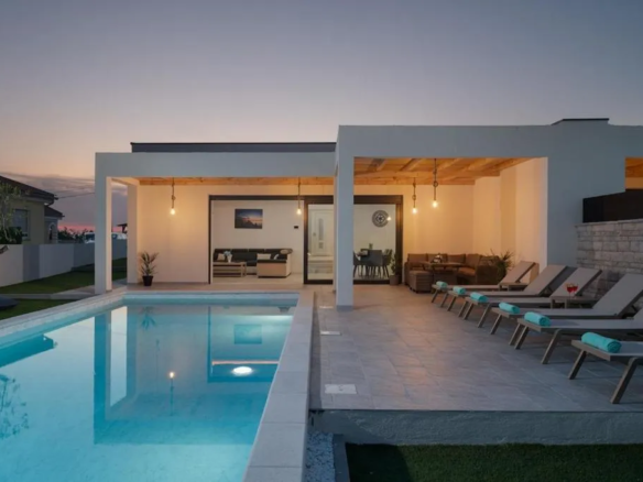 Villa EOS