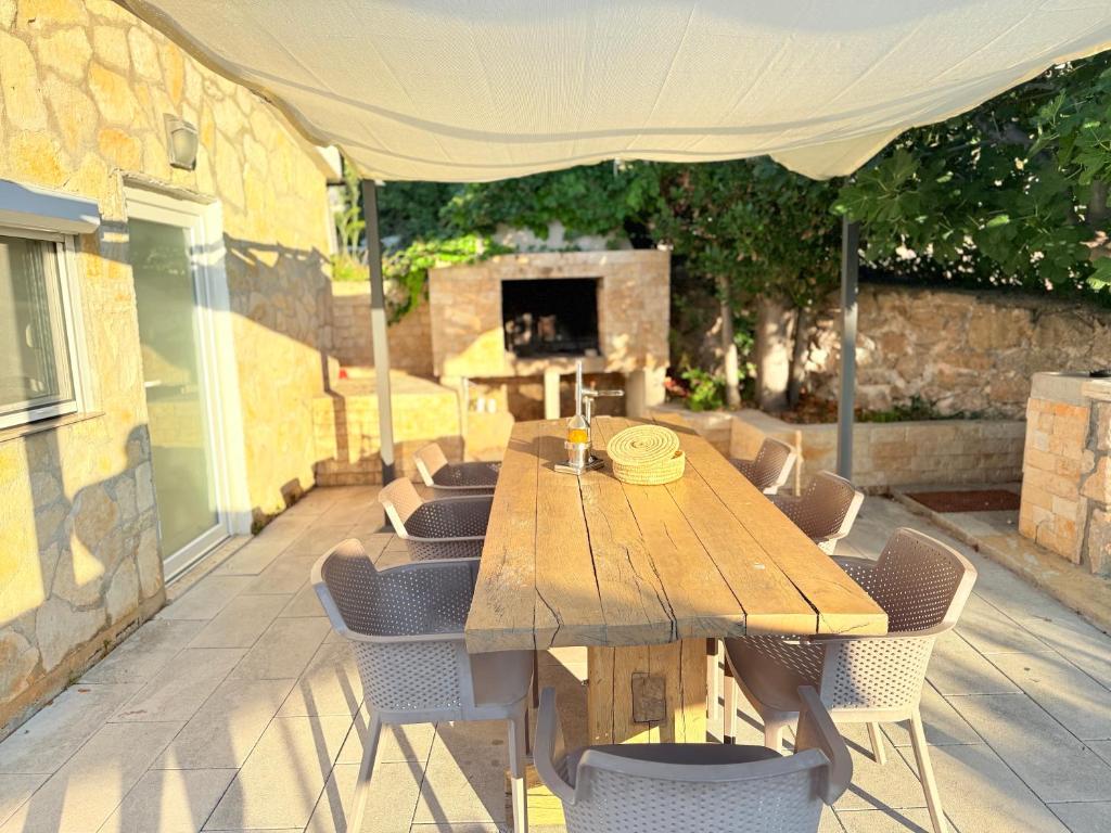 Villa-Lele-peace-mountain-sea-view-heated-pool-5