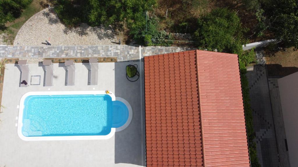 Villa-Lux-Nina-with-six-bedrooms-private-pool-by-Adex-Travel-12