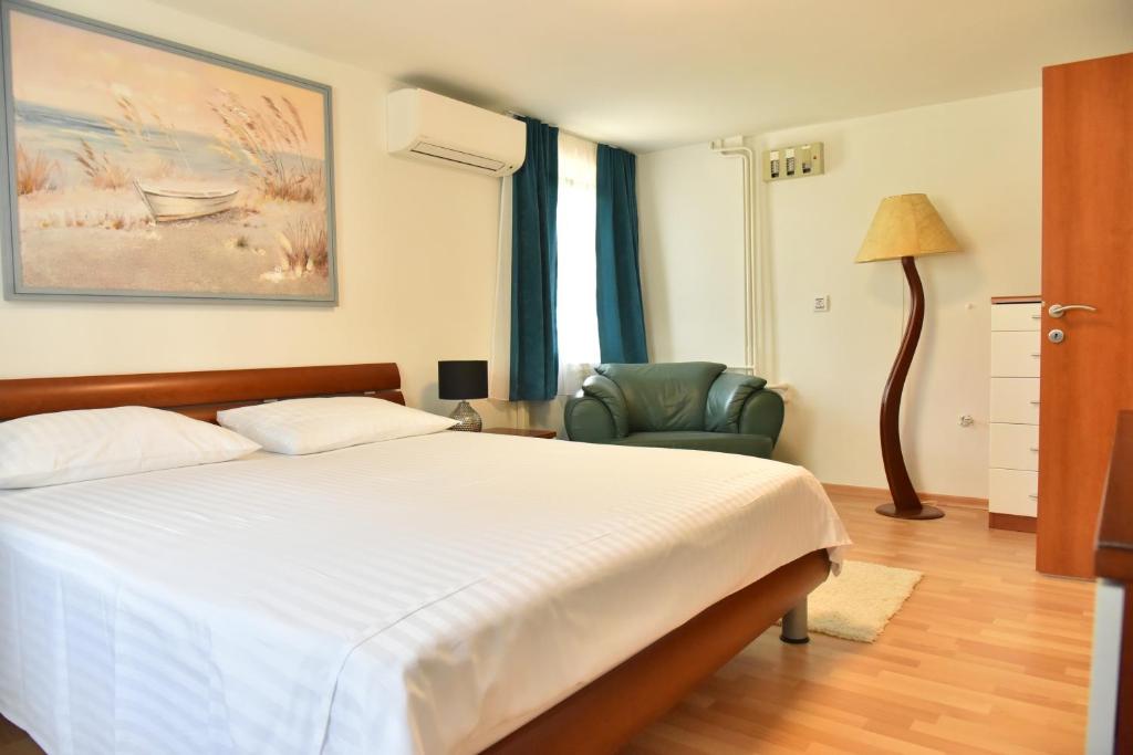 Villa-Lux-Nina-with-six-bedrooms-private-pool-by-Adex-Travel-7