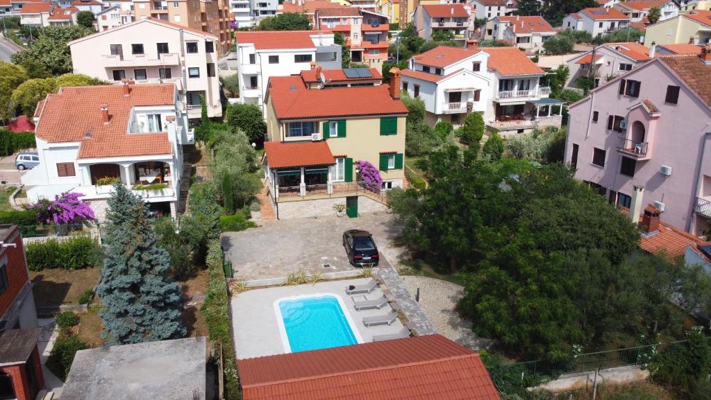 Villa-Lux-Nina-with-six-bedrooms-private-pool-by-Adex-Travel-9