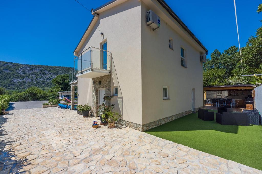Villa-Monte-Adria-14