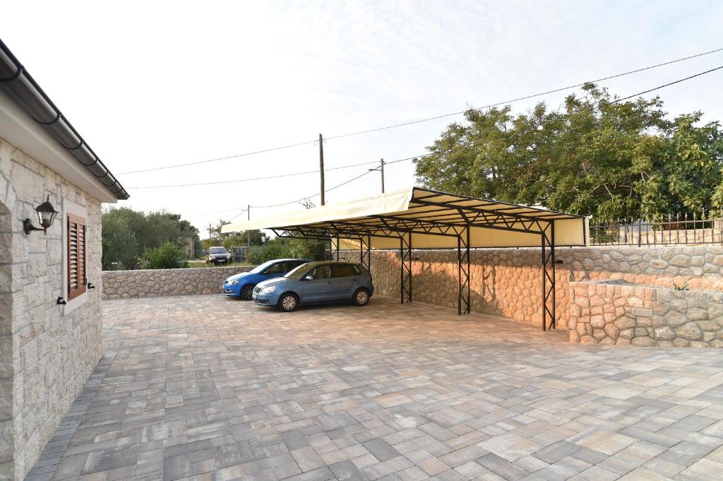 Villa-Muskatel-KRK-with-heated-covered-pool-19