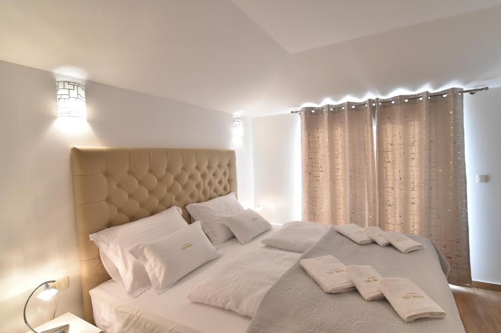 Villa-Muskatel-KRK-with-heated-covered-pool-2