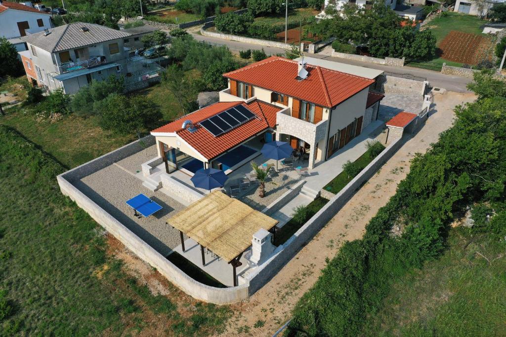 Villa-Muskatel-KRK-with-heated-covered-pool-20