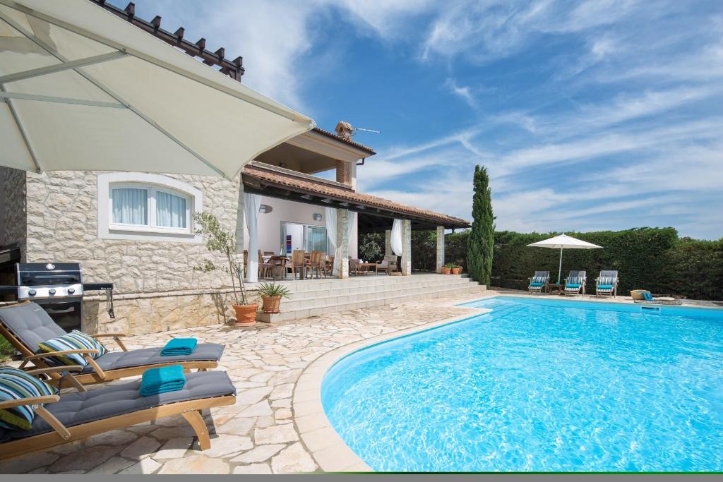 Villa-Pag-4