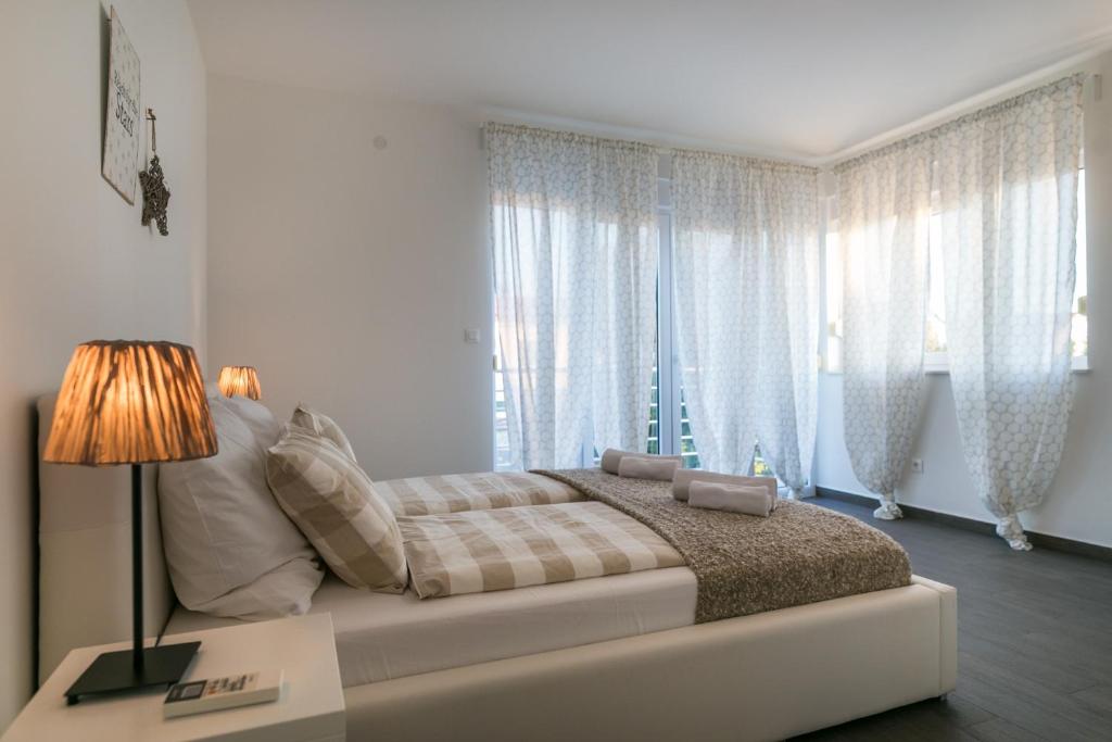 Villa-Pjena-Luxury-Mediterranean-Retreat-with-Private-Pool-2