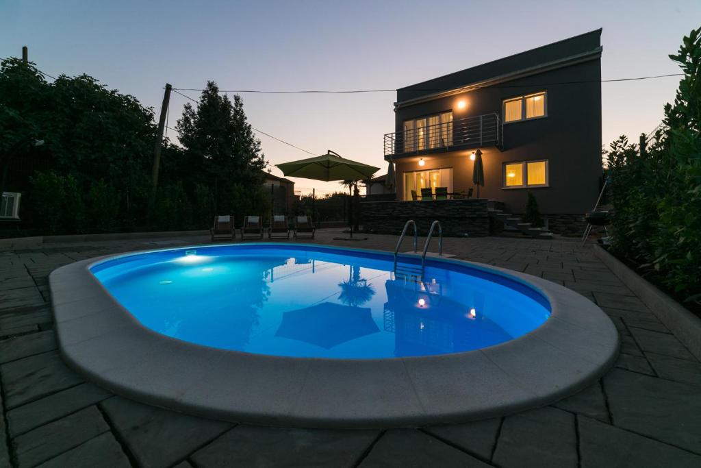 Villa-Pjena-Luxury-Mediterranean-Retreat-with-Private-Pool-9