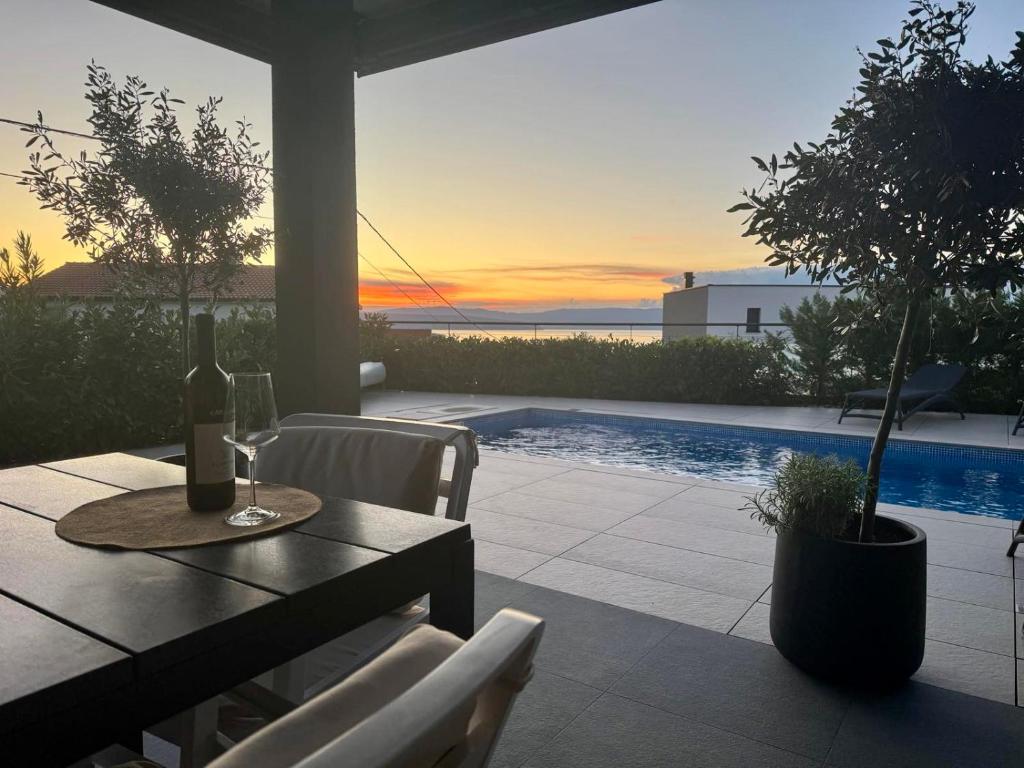 Villa-TEREZA-Luxury-Sea-View-Villa-for-Families-Romantic-Getaways-15