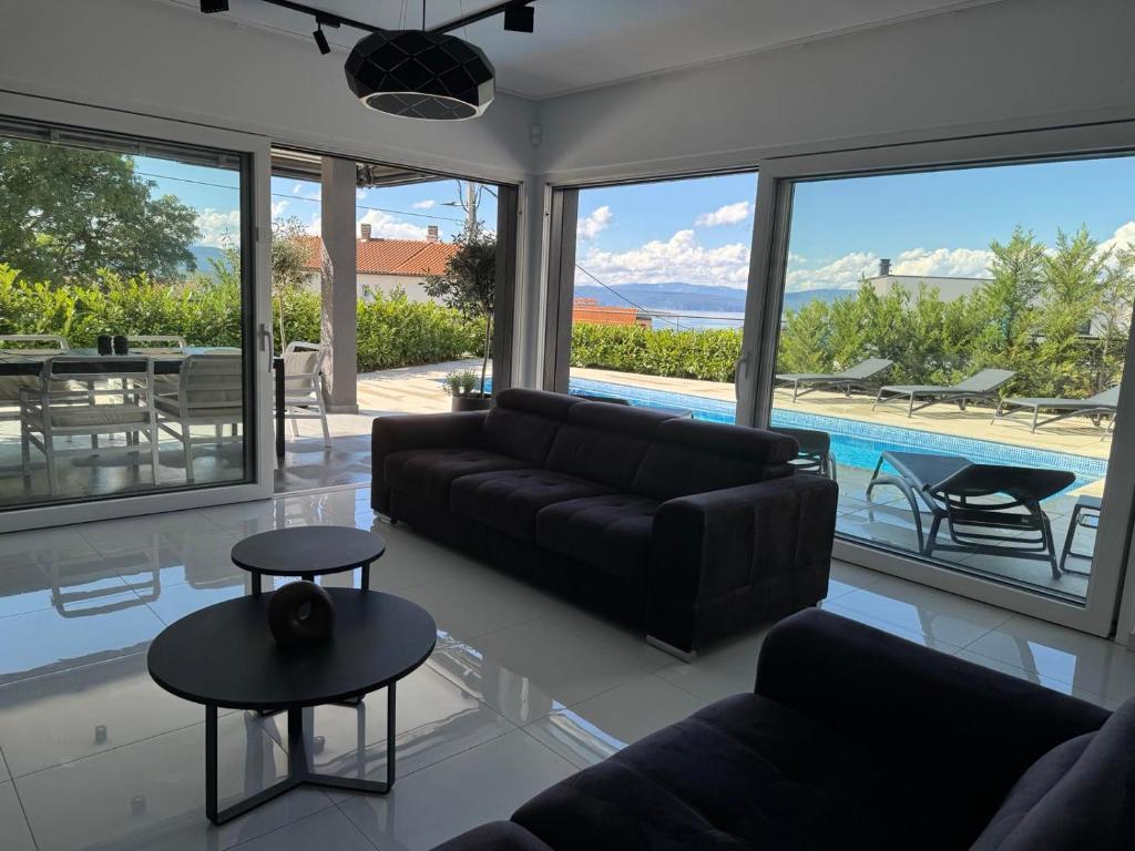 Villa-TEREZA-Luxury-Sea-View-Villa-for-Families-Romantic-Getaways-6